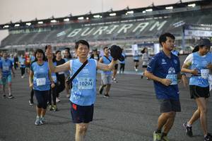 BIB: 53408, 53247
                            <button type="button" onclick="openModal(10464971)" class="btn btn-primary btn-sm float-right btn-popup" data-toggle="modal" data-target=".modal-high-quality">
                        <i class="fas fa-shopping-cart"></i> Add to Cart
                    </button>
                                            <button type="button" onclick="isThisMe(10464971, true)" class="btn btn-success btn-sm float-right btn-popup btn-isme hidden" data-toggle="tooltip" data-placement="bottom" title="นี่คือรูปของคุณใช่ไหม คลิกที่นี่เพื่อเอาเข้าอัลบั้ม">
                        <i class="fas fa-plus"></i> Add to album
                    </button>
                    <button type="button" onclick="isThisMe(10464971, false)" class="btn btn-warning btn-sm float-right btn-popup btn-isnotme hidden">
                        <i class="fas fa-ban"></i> Remove from album
                    </button>